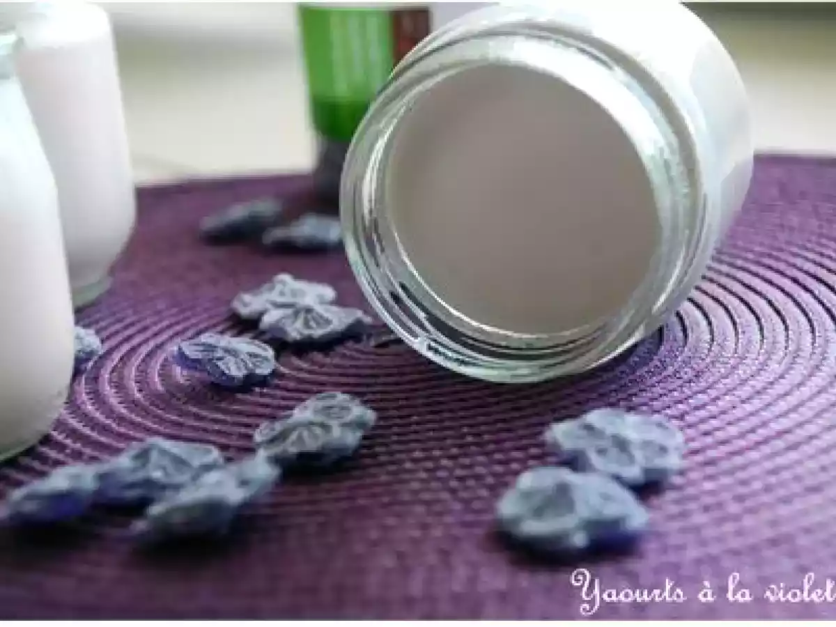 Yaourts aux bonbons à la violette