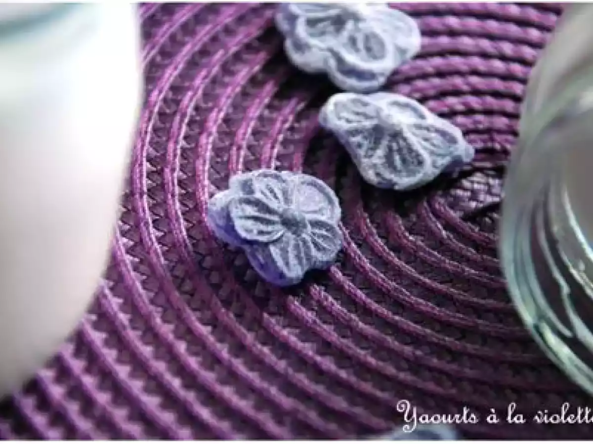Yaourts aux bonbons à la violette - photo 4