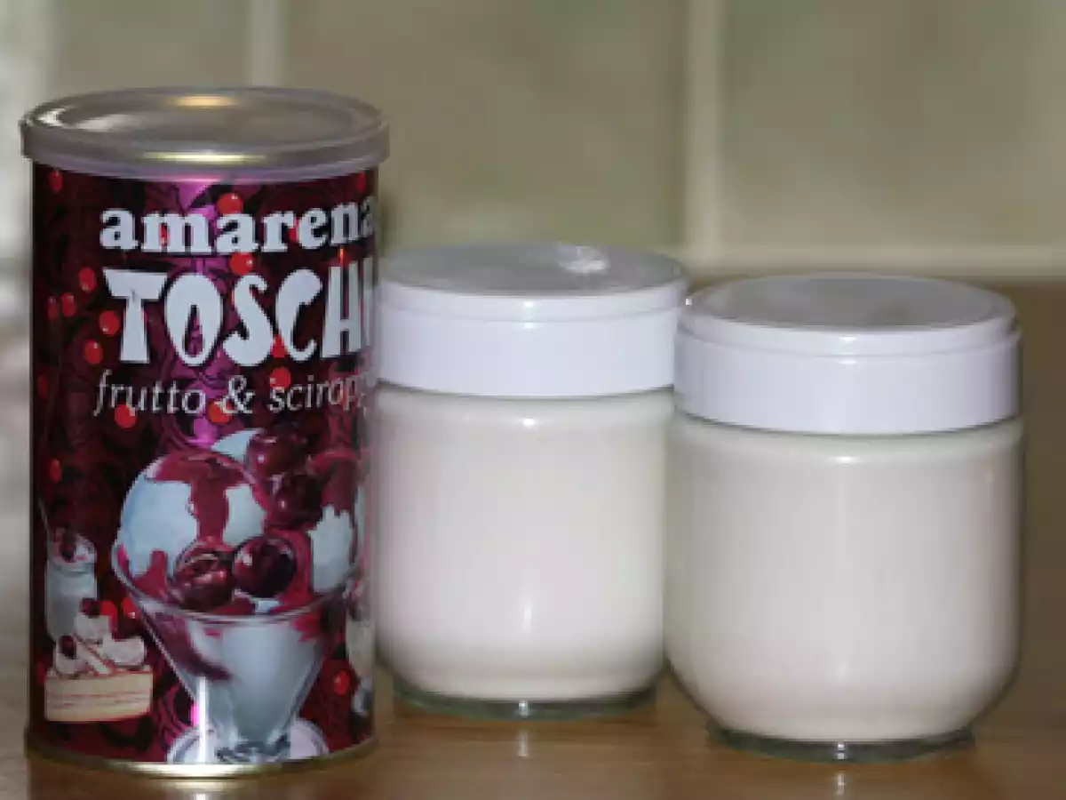 Yaourts aux cerises amarena