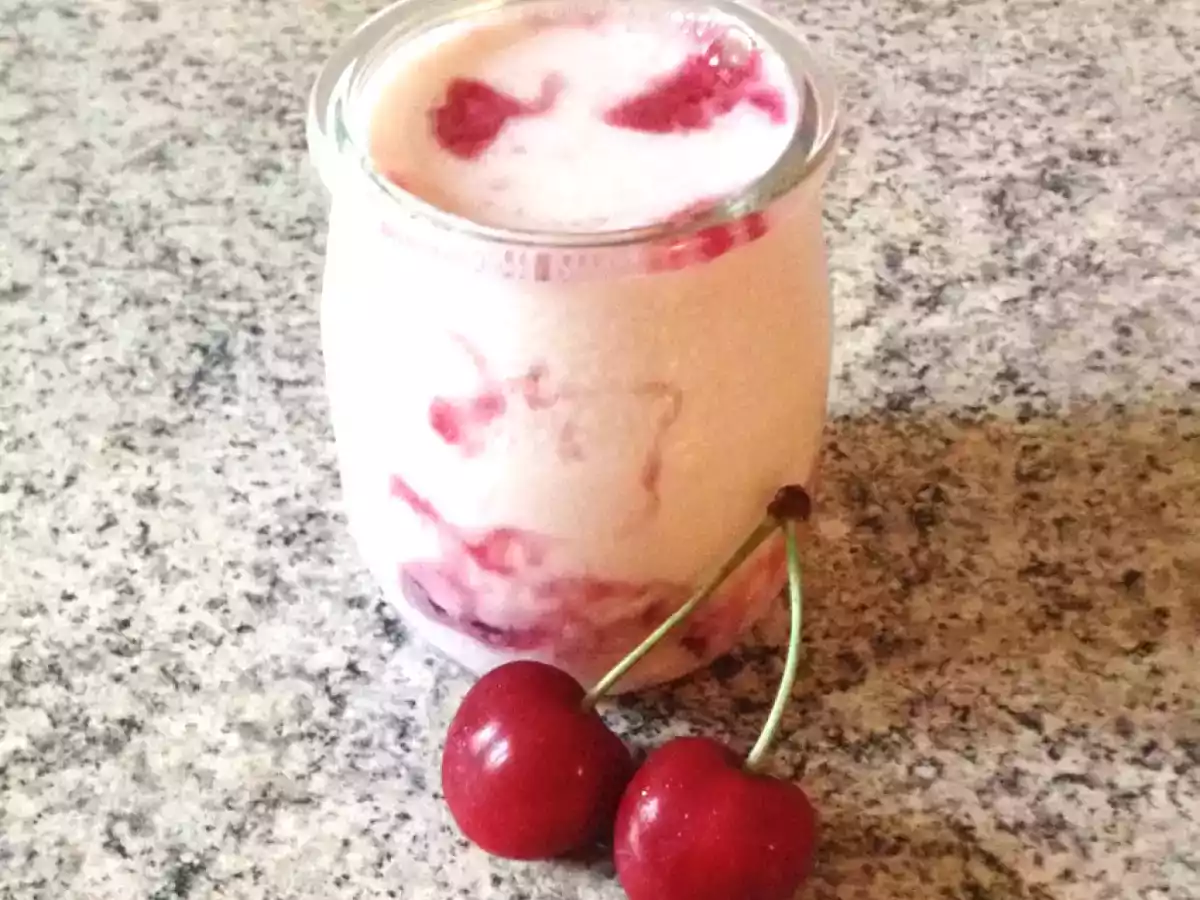 Yaourts aux cerises et sirop d’orgeat