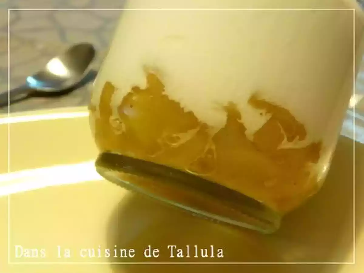 Yaourts aux pommes caramélisées, vanille et gingembre