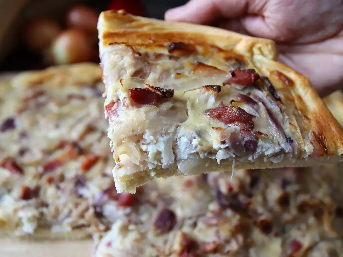 Zwiebelkuchen : la tarte allemande aux oignons fondants et lardons - photo 4